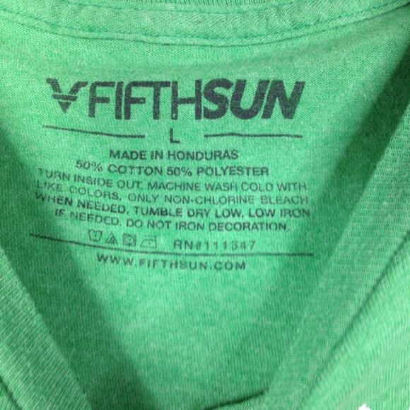 Fifth Sun Holiday Specials Green Santa And Chill Christmas Holiday Green T Shirt - Picture 5 of 7